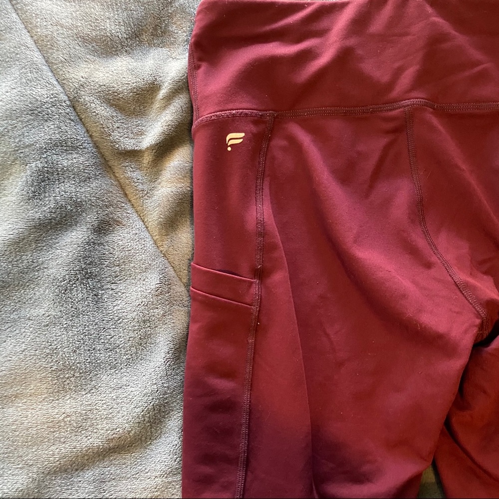 Fabletics Leggings w/ Pockets - Picture 3 of 5